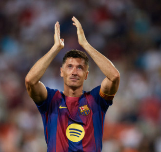 Barcelona wpisała Lewandowskiego do grona swoich legend