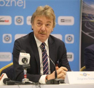 Prezes PZPN chce obniżki pensji piłkarzy